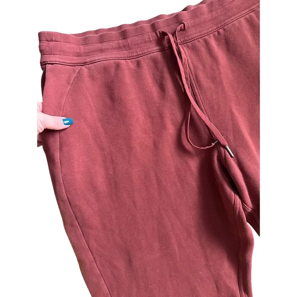 Lululemon Plus Scuba High-Rise Jogger in Date Brown Size 20